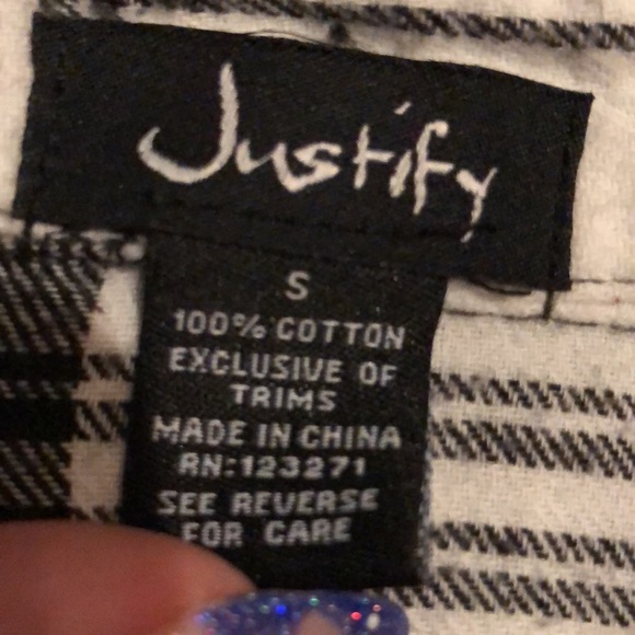 Black and white plaid button-up top - Picture 3 of 3